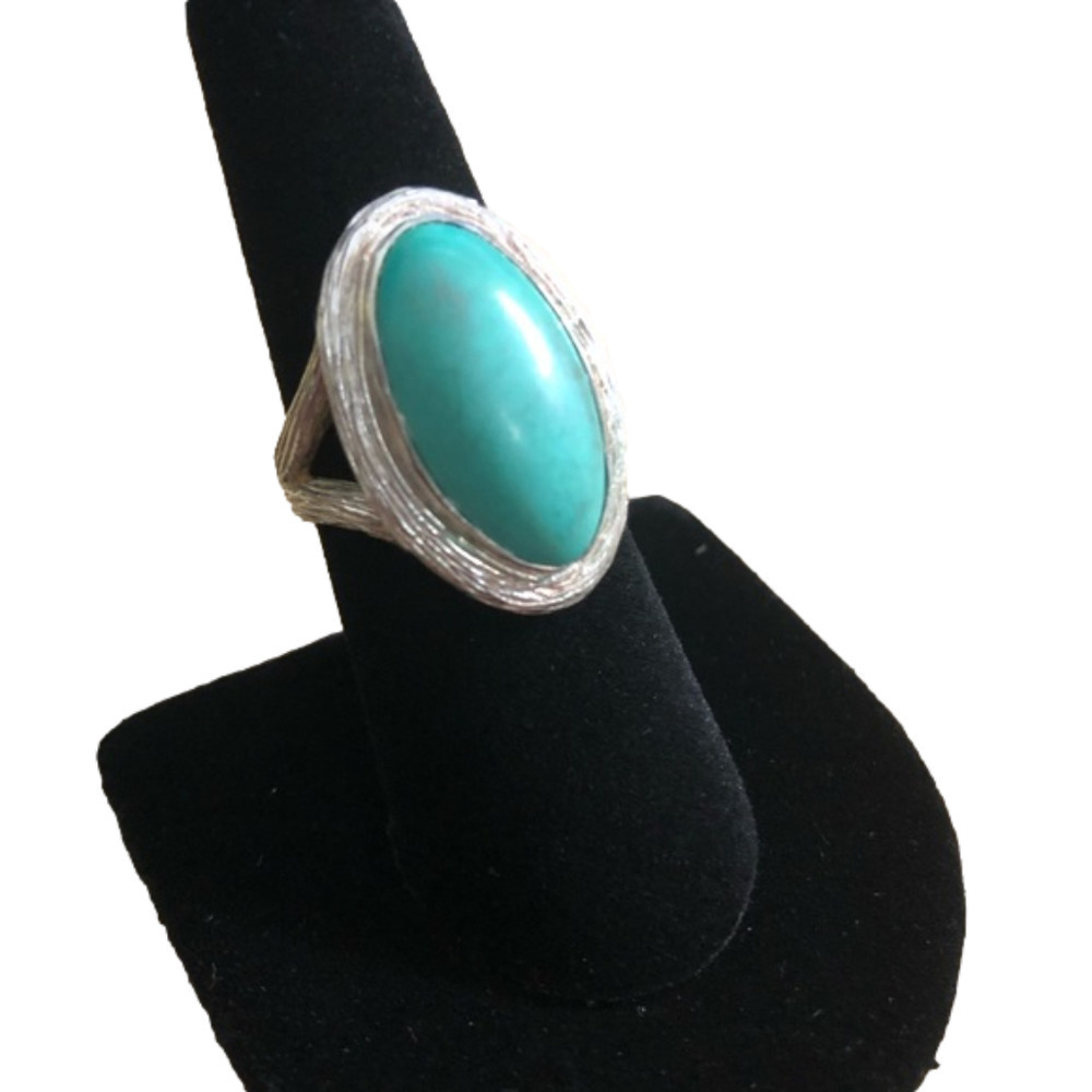 925 Sterling Silver and Oval Turquoise Ring
